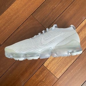Nike Men’s VaporMax Air FlyKnit white/lt grey
